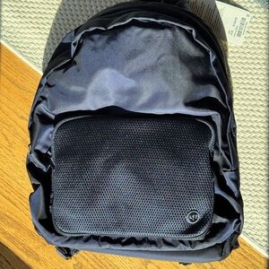 LULULEMON Everywhere backpack - BRAND NEW WITH TAGS - Midnight blue